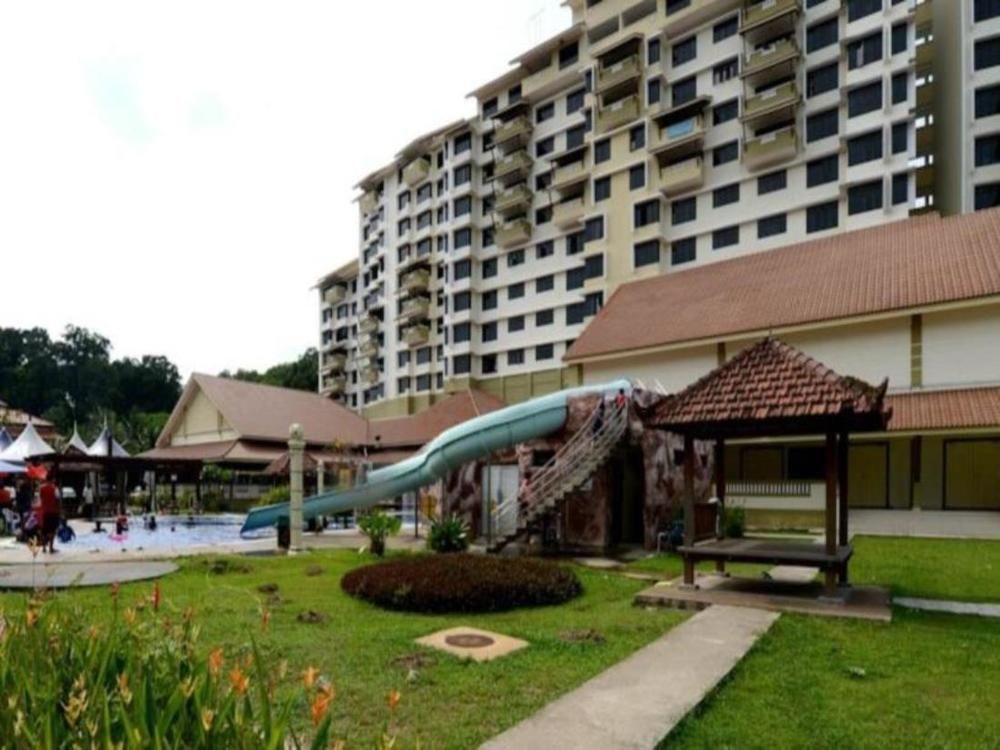 Puteri Beach Resort Port Dickson Esterno foto
