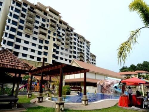 Puteri Beach Resort Port Dickson Esterno foto