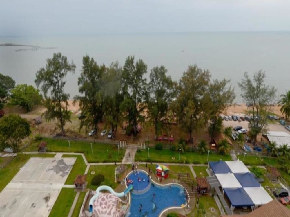 Puteri Beach Resort Port Dickson Esterno foto