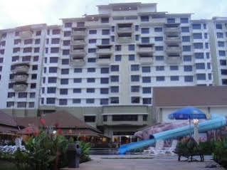 Puteri Beach Resort Port Dickson Esterno foto